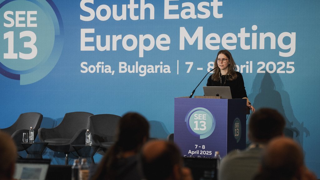 Jelena Cosic giving a presentation