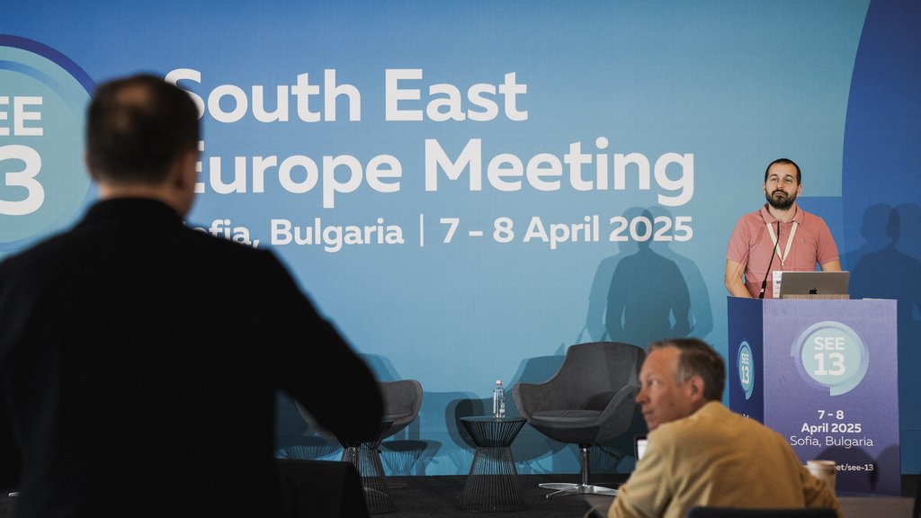 Branimir Rajtar giving a presentation