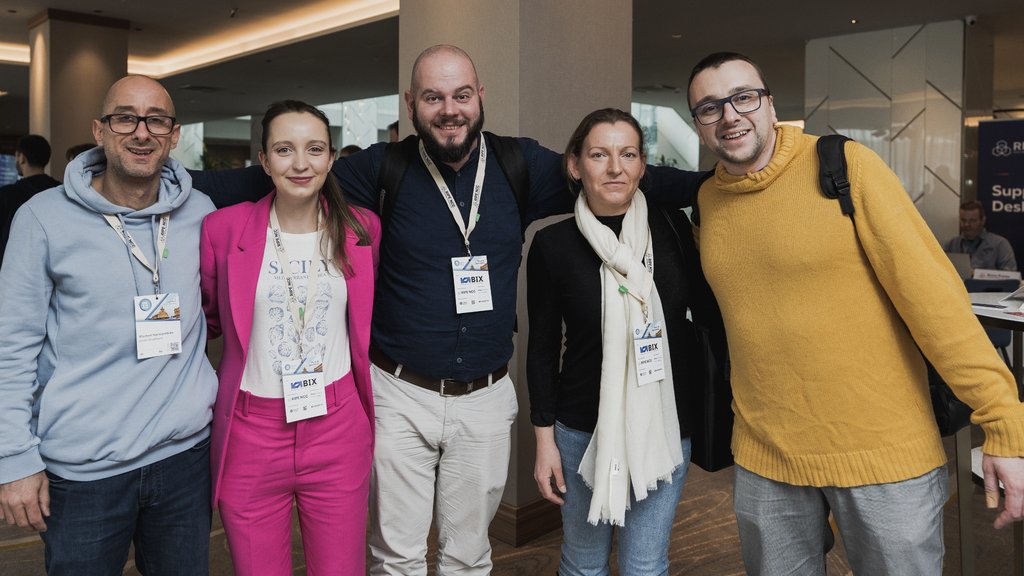 a photo of 5 attendees